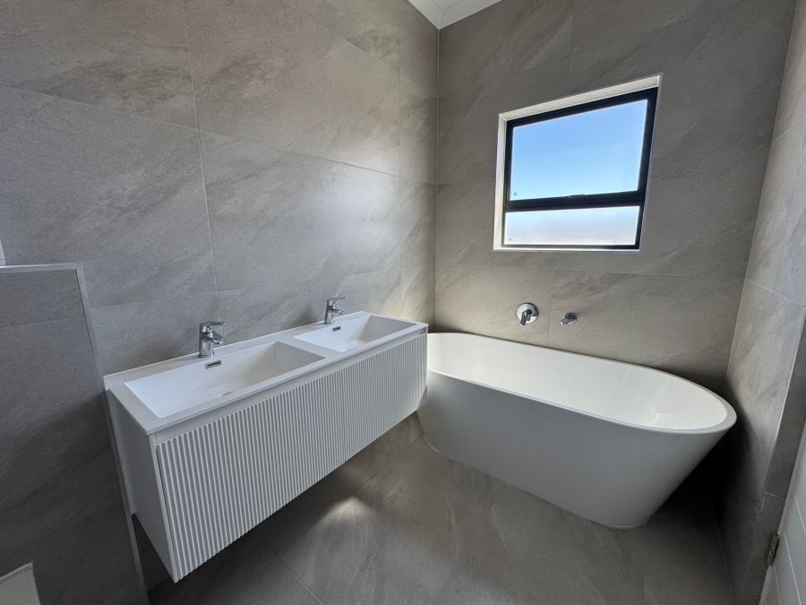 4 Bedroom Property for Sale in Sandown Western Cape